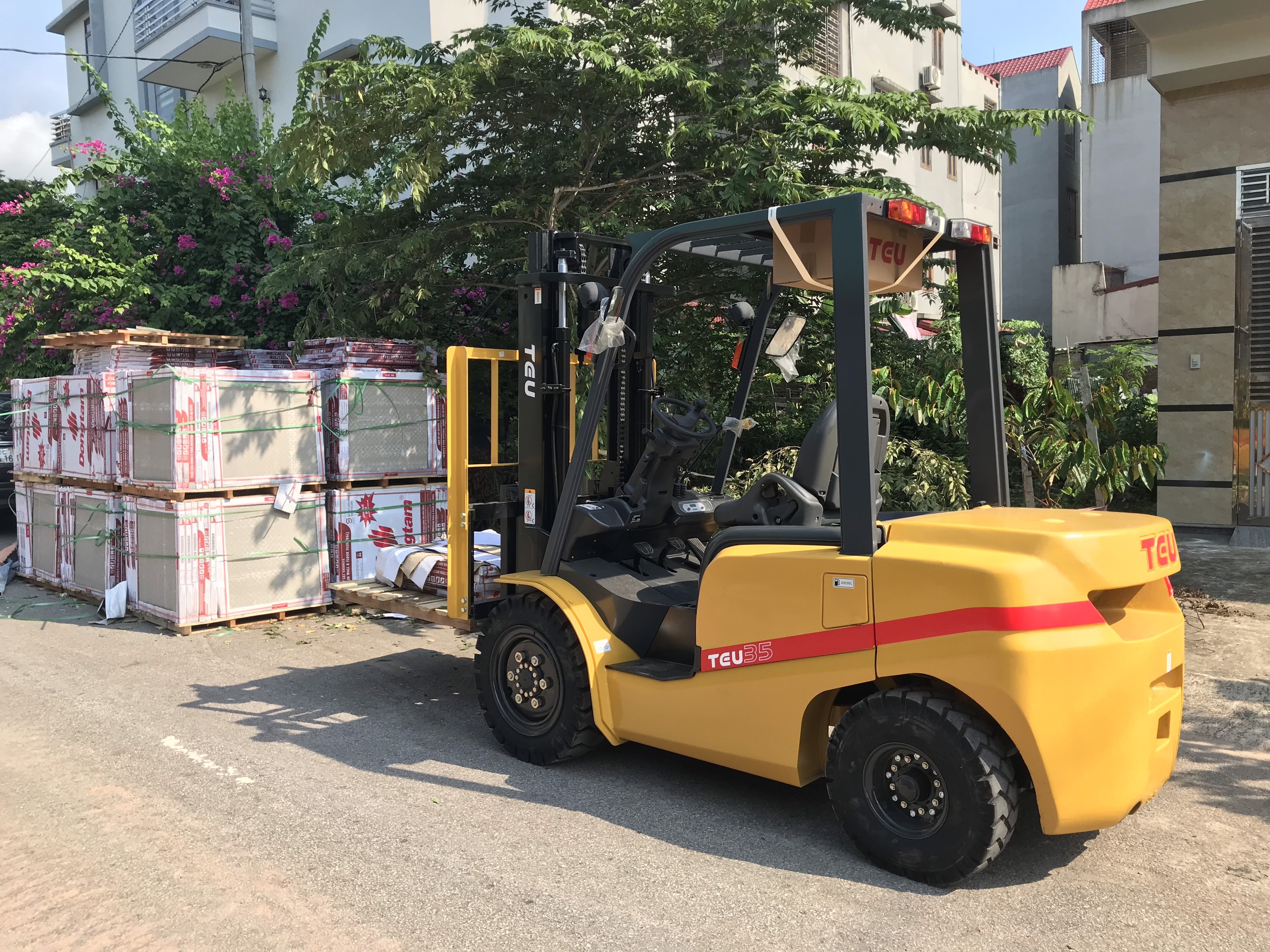 dich vu xe nang hang tai ha noi