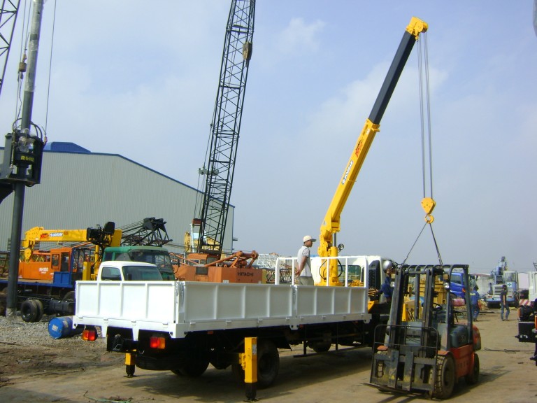 Dịch vụ cho thuê xe cẩu hàng