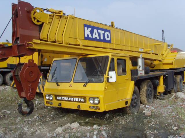 Giá thuê xe cẩu Kato 25 tấn