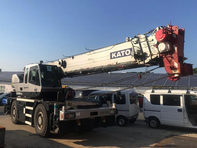 Giá thuê cẩu kato 25 tấn